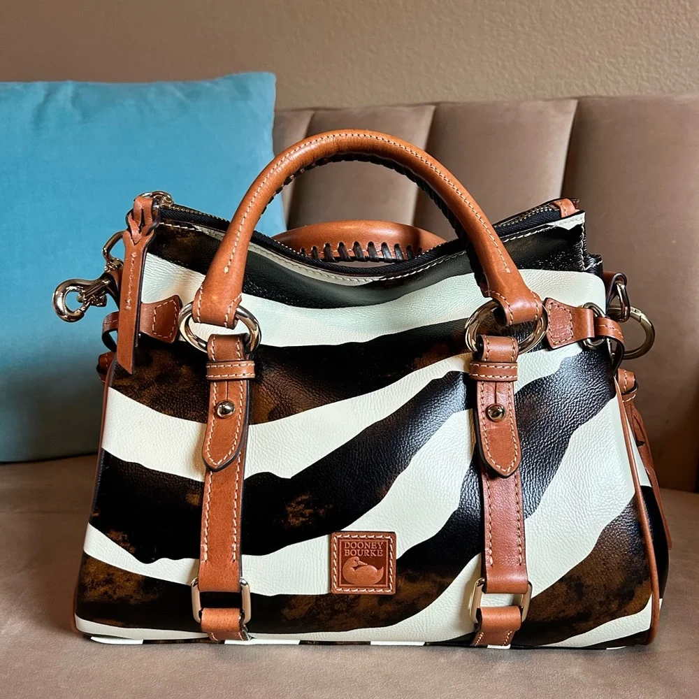 🦆 Like New Dooney & Bourke Zebra Leather Satchel - Picture 2 of 11